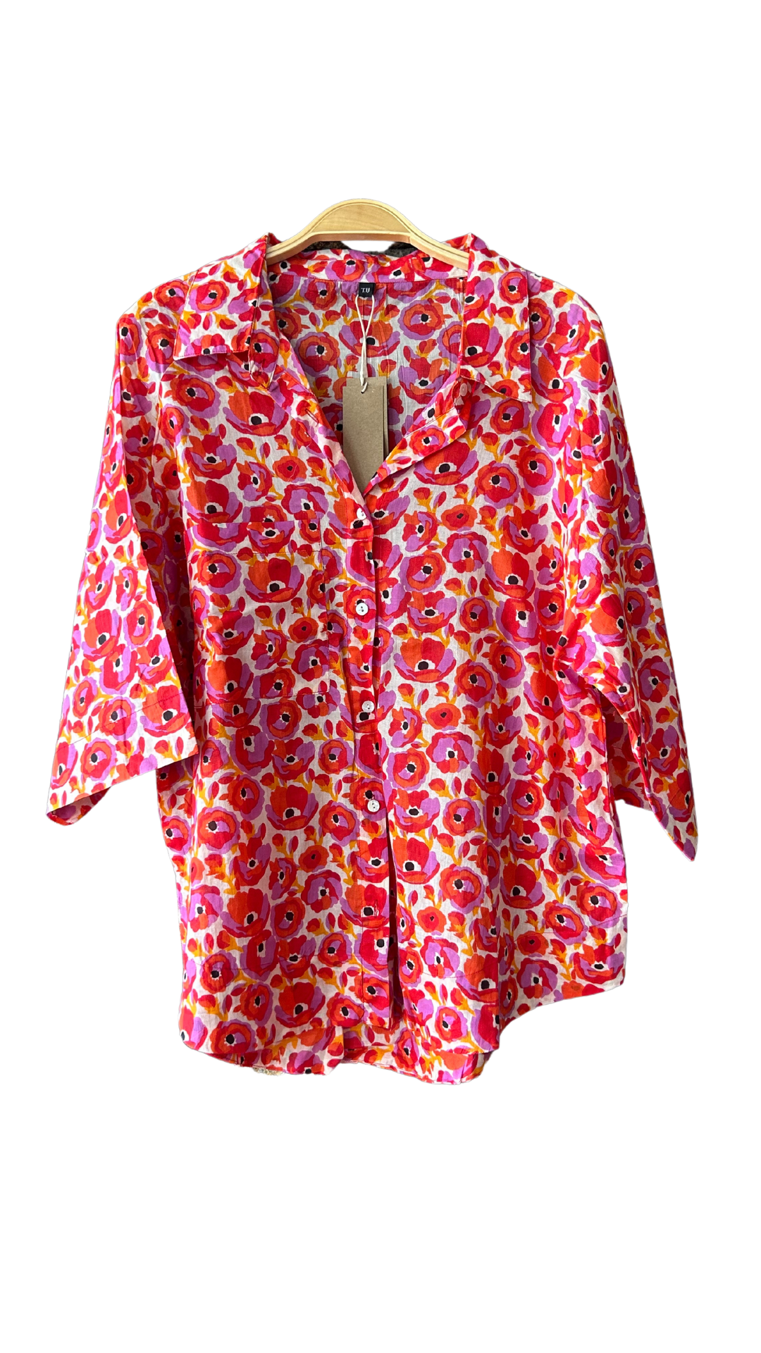 Apportez une touche florale à votre tenue avec notre chemise motif coquelicot rouge et violet. Élégante et colorée, elle est parfaite pour toutes vos occasions
100% Coton
Taille Unique