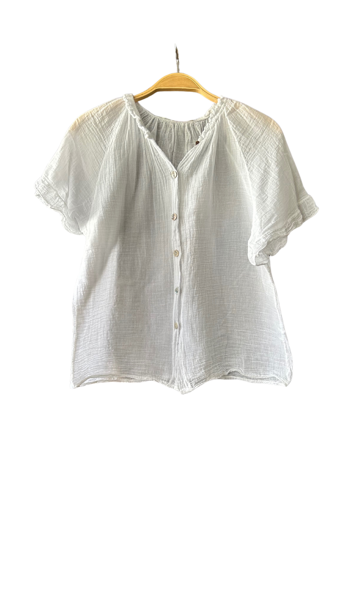 Chemise col mao en voile de coton avec manches courtes. Légère et élégante, parfaite pour un look estival chic.
100% Coton
Taille Unique