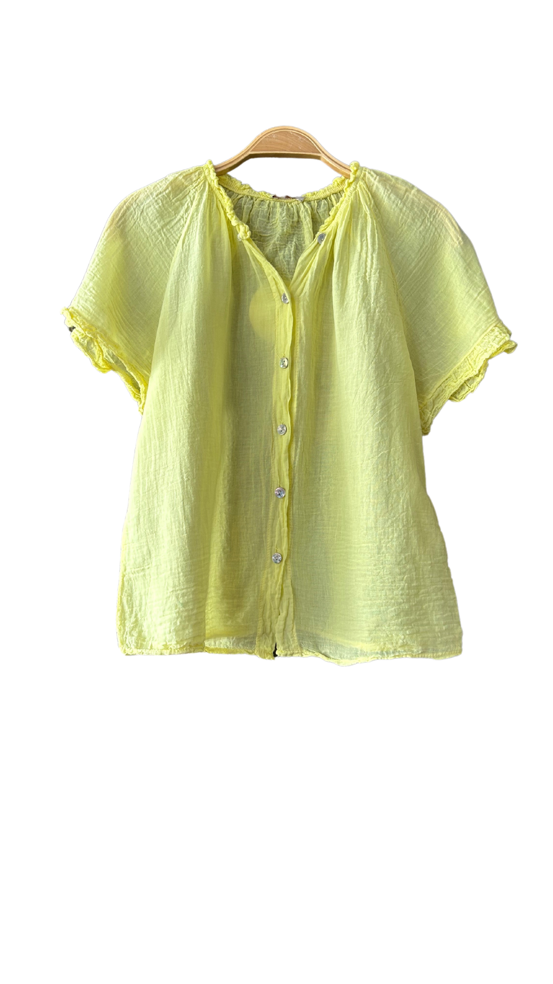 Chemise col mao en voile de coton avec manches courtes. Légère et élégante, parfaite pour un look estival chic.
100% Coton
Taille Unique