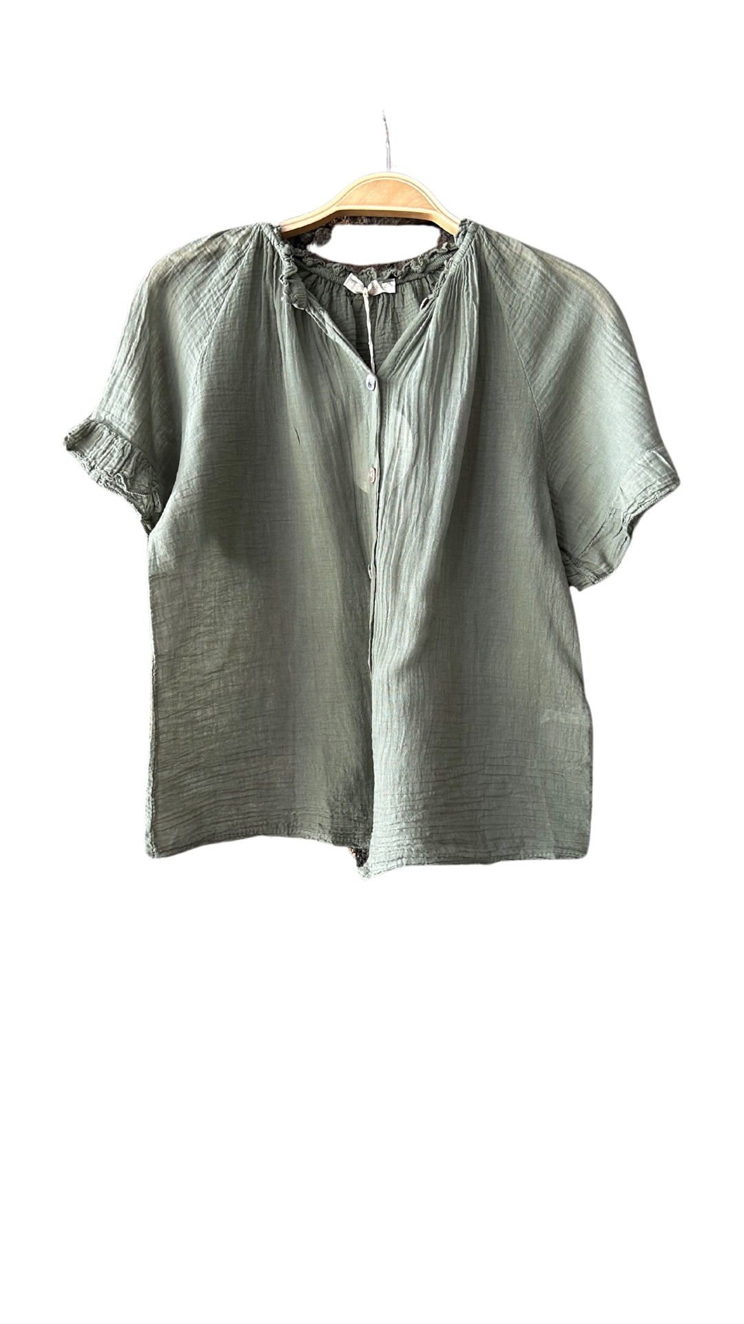 Chemise col mao en voile de coton avec manches courtes. Légère et élégante, parfaite pour un look estival chic.
100% Coton
Taille Unique