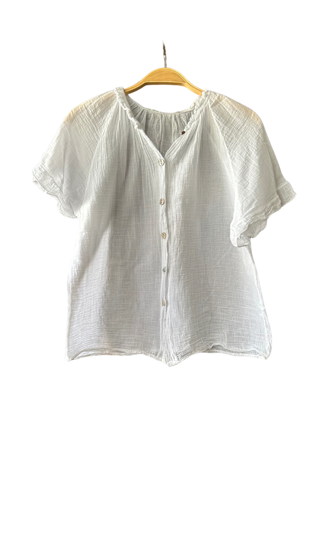 Chemise col mao en voile de coton avec manches courtes. Légère et élégante, parfaite pour un look estival chic.

100% Coton
Taille Unique