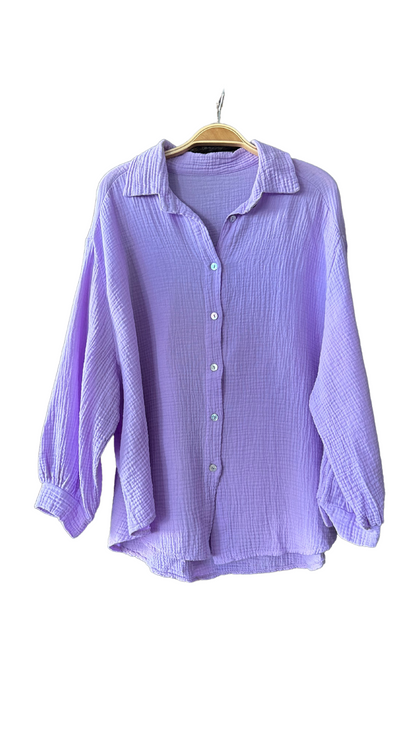 Ensemble chemise à manches longues et short en gaze de coton, de couleur lilas. Léger et confortable, parfait pour un look décontracté et élégant.

100% Gaze de Coton
Taille Unique