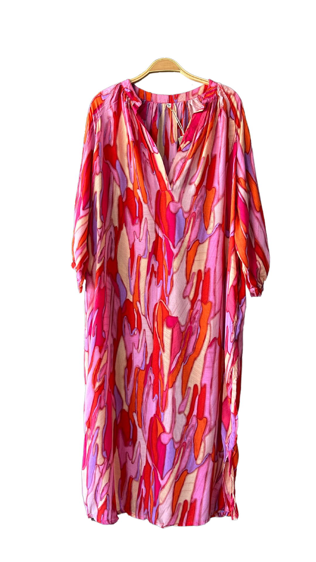 Découvrez notre robe loose longue multicolore avec col Mao, en fibre viscose. Parfaite pour un look moderne et chic, disponible en ligne sur notre boutique de l'île de la Réunion. Livraison gratuite au showroom et à domicile à partir de 100€ d'achat.