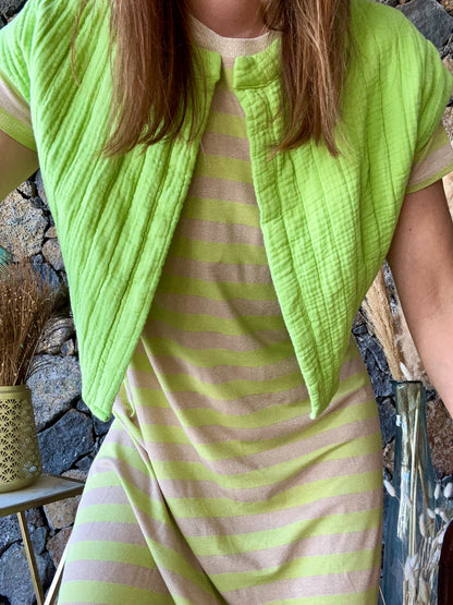 Robe Vert Pomme et Doré en Viscose – En vente sur notre boutique en ligne sur l'île de La Réunion. Alliez style et confort avec cette robe en fibre semi-naturelle. Livraison gratuite au showroom ou à domicile pour les commandes de 100€ et plus.