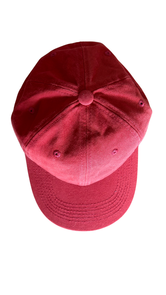 Casquette rouille délavé en coton, ajustable pour un confort parfait et un style décontracté.