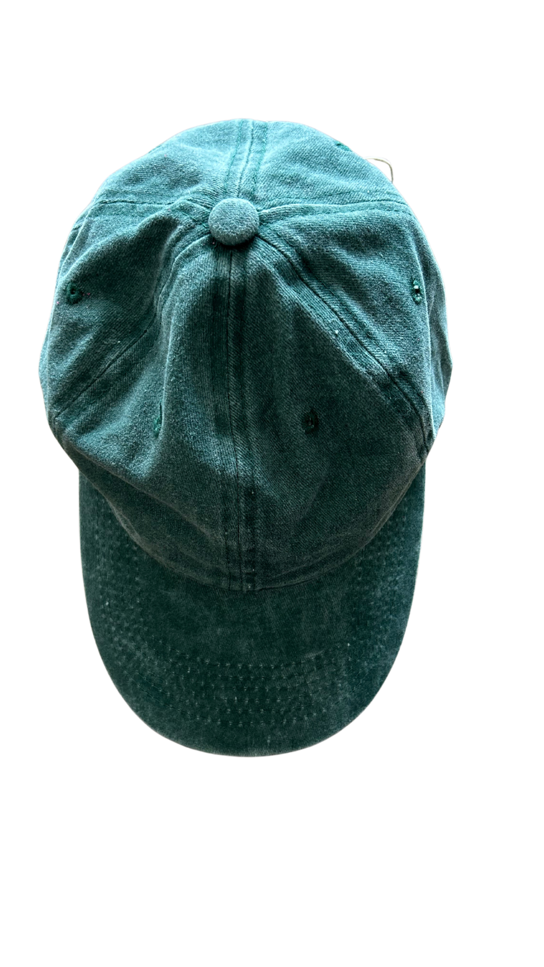 Casquette vert bouteille délavé en coton, ajustable pour un confort parfait et un style décontracté.
