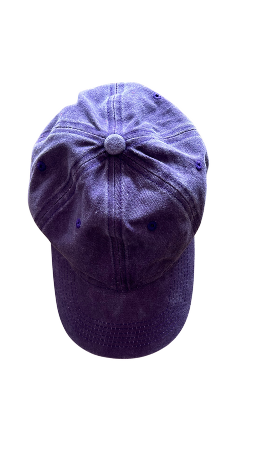 Casquette Violette en coton, ajustable pour un confort parfait et un style décontracté.